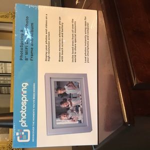 PhotoSpring 8; 8” Wifi Digital Frame and Album